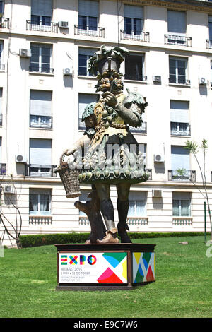 'Ortolino' sculpture dans Plaza Carcano. EXPO 2015 (Milan). Recoleta, Buenos Aires. L'Argentine. Banque D'Images