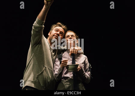 Sara ouest (Germany) Ekdal & Brendan Cowell (Hjalmar Ekdal) effectuer le "canard sauvage" au Barbican. Banque D'Images