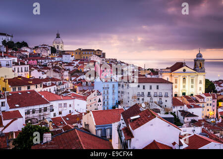 Lisbonne, Portugal skyline à Alfama, le plus ancien quartier de la ville. Banque D'Images