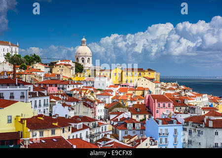 Lisbonne, Portugal skyline à Alfama, le plus ancien quartier de la ville. Banque D'Images