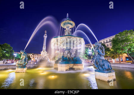 Lisbonne, Portugal à la fontaine de la place Rossio. Banque D'Images