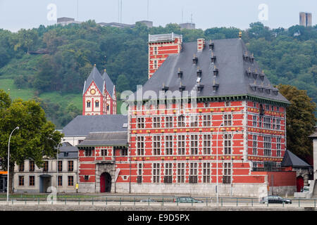 Le Grand Curtius musée d'archéologie et d'arts décoratifs (Musée Curtius) sur les bords de Meuse à Liège, Wallonie, Belgique Banque D'Images