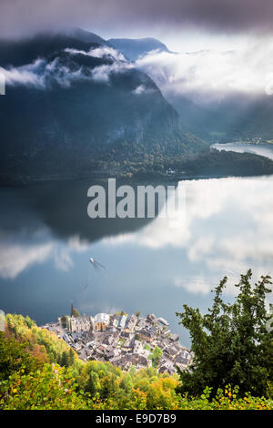 Hallstatt du haut de la montagne Banque D'Images