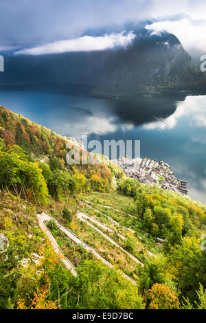 Avis de Hallstatt à partir du sommet de la montagne Banque D'Images