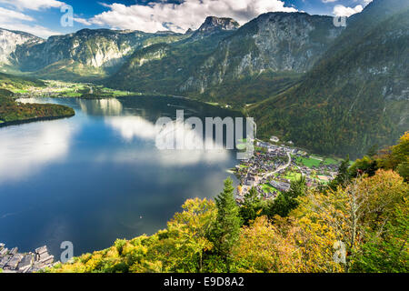 Avis de Hallstatt au coucher du soleil depuis le haut Banque D'Images