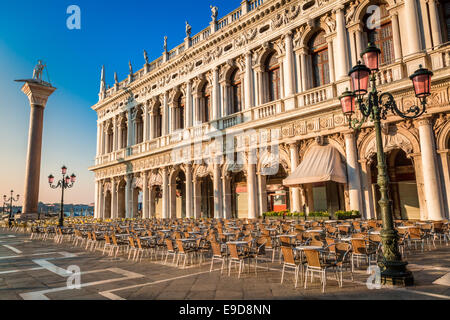 Avant d'ouvrir un restaurant sur la Place Saint Marc à Venise Banque D'Images