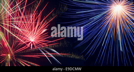 Une ambiance festive d'Artifice capturé au cours d'une célébration de la fête de l'indépendance. Banque D'Images