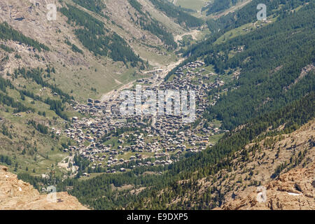 La ville de Zermatt suisse célèbre dans la vallée, Suisse Banque D'Images