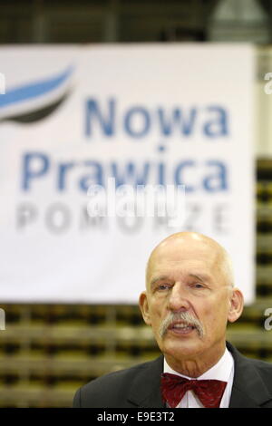 Gdansk, Pologne. 26, octobre 2014 controverse Membre du Parlement européen Janusz Korwin-Mikke participe à la convention électorale de son parti - le Congrès de la nouvelle droite à Gdansk. Les Polonais vont voter aux élections locales le 16 novembre. Credit : Michal Fludra/Alamy Live News Banque D'Images