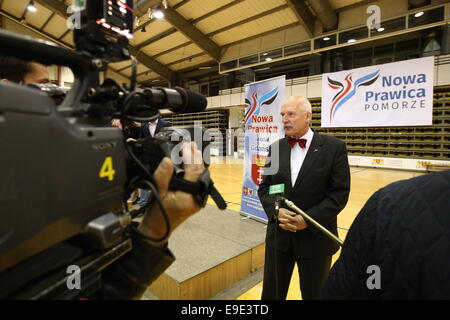 Gdansk, Pologne. 26, octobre 2014 controverse Membre du Parlement européen Janusz Korwin-Mikke participe à la convention électorale de son parti - le Congrès de la nouvelle droite à Gdansk. Les Polonais vont voter aux élections locales le 16 novembre. Credit : Michal Fludra/Alamy Live News Banque D'Images