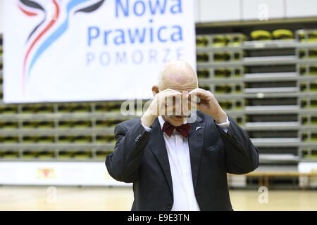 Gdansk, Pologne. 26, octobre 2014 controverse Membre du Parlement européen Janusz Korwin-Mikke participe à la convention électorale de son parti - le Congrès de la nouvelle droite à Gdansk. Les Polonais vont voter aux élections locales le 16 novembre. Credit : Michal Fludra/Alamy Live News Banque D'Images