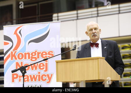 Gdansk, Pologne. 26, octobre 2014 controverse Membre du Parlement européen Janusz Korwin-Mikke participe à la convention électorale de son parti - le Congrès de la nouvelle droite à Gdansk. Les Polonais vont voter aux élections locales le 16 novembre. Credit : Michal Fludra/Alamy Live News Banque D'Images