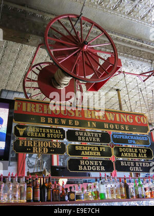 Pub de l'intérieur, Firehouse Brewing Company Bar et Restaurant, Rapid City, SD, Black Hills, États-Unis Banque D'Images