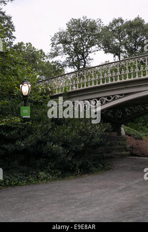 Pont n° 27 dans Central Park, New York City Banque D'Images