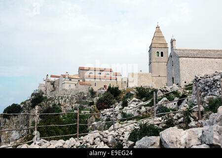 Ville historique de Lubenice, sur l'île de Cres, Croatie Banque D'Images