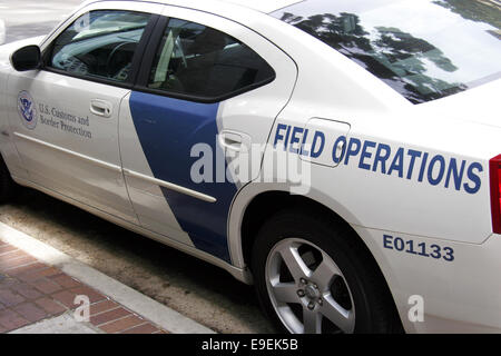 La US Customs and Border Protection (ministère de la Sécurité intérieure des opérations sur le terrain du véhicule. Banque D'Images