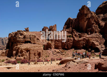Vue panoramique de Petra, Ville de l'Or Rose, site archéologique, Patrimoine Mondial par l'UNESCO, la Jordanie, Moyen-Orient Banque D'Images