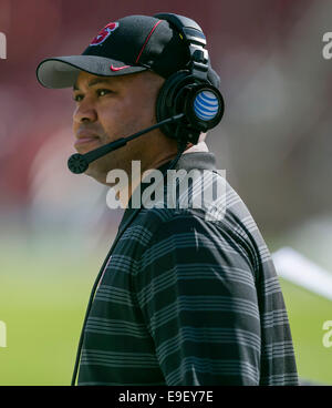 25 octobre 2014 : l'entraîneur-chef David Stanford Cardinal Shaw au cours de la NCAA Football match entre le Stanford Cardinal et l'Oregon State Beavers au stade de Stanford à Palo Alto, CA. Stanford a défait l'Oregon State 38-14. Damon Tarver/Cal Sport Media Banque D'Images