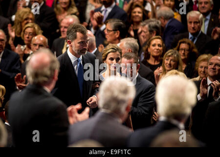 Felipe König und Königin Letizia bei der Verleihung der Prix du Prince des Asturies 2014 im Teatro Campoamor. Oviedo, 24.10.2014/photo alliance Banque D'Images