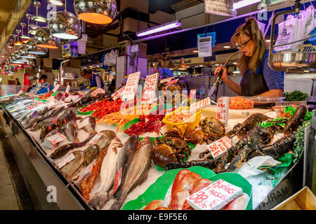 Pour la vente de poisson frais, Mercat de L'Olivar, Palma de Mallorca, Espagne Banque D'Images