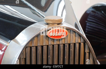 Bugatti Bugatti 1936 Emblème Voiture Classique, 6 cylindres, 3 litres, Type 57. Au Musée de l'automobile, voiture de Málaga, Andalousie, espagne. Banque D'Images