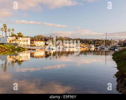 Cher maisons et bateaux Ventura Banque D'Images