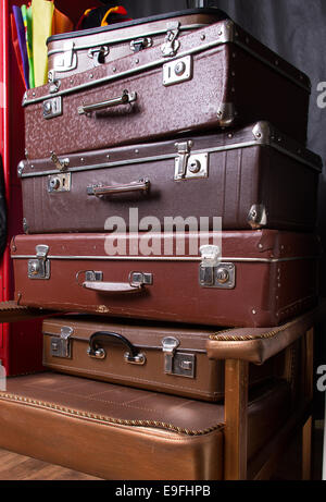 Pile de valises Banque D'Images