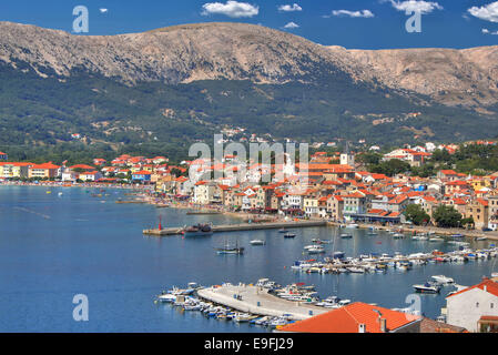 Ville de Baska, au bord de l'île de Krk Banque D'Images