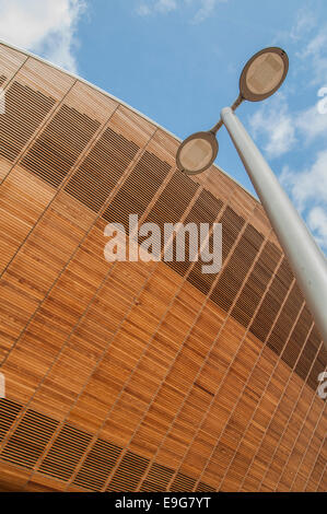 Vue extérieure du vélodrome Lee Valley, Stratford, East London par Hopkins Architects : Phillip Roberts Banque D'Images