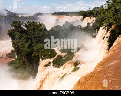 Rivière menant à Iguassu Falls Banque D'Images