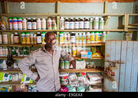 Boutique d'intrants agricoles à Masama village sur les contreforts du Mt. Kilimandjaro, Tanzanie. Banque D'Images