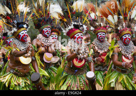 Le Kusumb Women's Group Dance à Mt. Hagen Sing Sing Banque D'Images