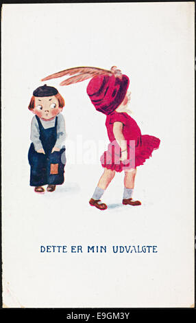 Cette carte postale vintage célèbre la Saint-Valentin, avec l'expression danoise dette er min udvalgte (c'est mon choix). Il met l'accent sur les thèmes de l'amour et de la romance, marquant l'occasion avec une image traditionnelle. Banque D'Images