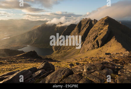 La lumière du matin et spectaculaire sur un nuage Teallach, randonnée dans le nord-ouest des Highlands d'Écosse Banque D'Images