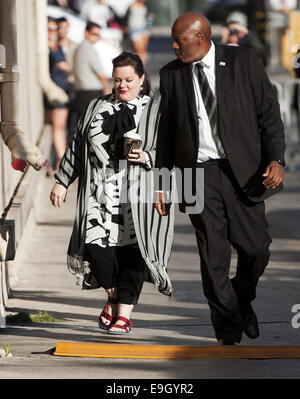 Hollywood, Californie, USA. 27 Oct, 2014. L'actrice et humoriste américaine Melissa McCarthy arrive à Jimmy Kimmel Live ! À Hollywood, le lundi 28 octobre, 2014. Crédit : David Bro/ZUMA/Alamy Fil Live News Banque D'Images