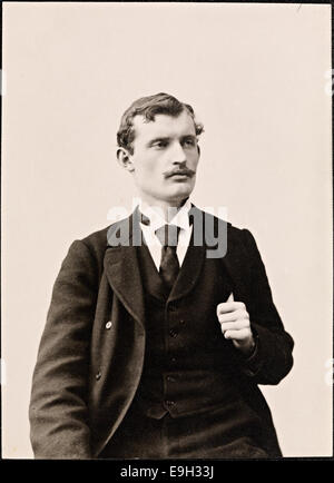 Portrait d'Edvard Munch à l'âge de 26 ans, capturé au début de sa carrière. Cette image offre un aperçu de la jeunesse de l'artiste norvégien et fait partie du dossier historique de son travail et de son héritage. Banque D'Images