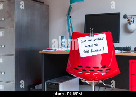 Hors du Bureau. Allé à la plage ! Banque D'Images