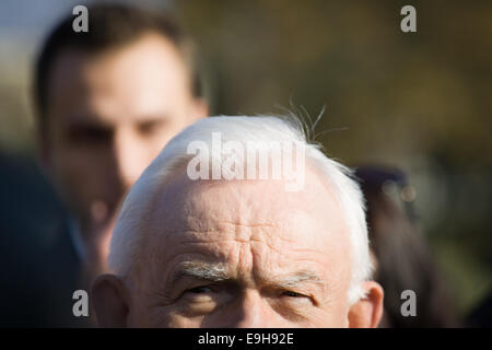 Bydgoszcz, Pologne. 27 octobre, 2014. L'ancien Premier ministre polonais Leszek Miller, à l'usine des campagnes de l'île pour l'Alliance de la gauche démocratique (SLD), sur les prochaines élections à l'échelle nationale pour les maires et conseillers de la ville le 16 novembre 2014. Credit : Jaap Arriens/Pacific Press/Alamy Live News Banque D'Images