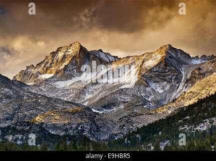 Spire de Bear Creek, Mt Dade plus petits lacs Vallée, John Muir Wilderness, Nat d'Inyo Forest, l'Est de la Sierra Nevada, California USA Banque D'Images