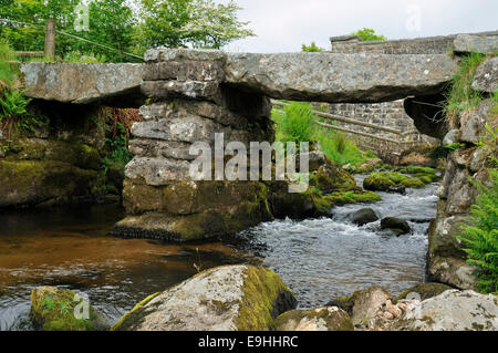 Pont au-dessus du clapet, Blackbrook Nr Princetown, Dartmoor Banque D'Images