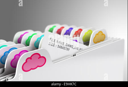 Les dossiers avec symbole nuage sur fond gris, illustration de l'informatique en nuage et de stockage des documents Banque D'Images