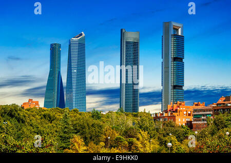 Quatre gratte-ciel modernes (Cuatro Torres) Madrid, Espagne Banque D'Images