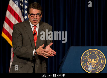 Simi Valley, Californie, USA. 27 Oct, 2014. Le gouverneur du Texas, RICK PERRY, parle à la Bibliothèque présidentielle Ronald Reagan. © Brian Cahn/ZUMA/Alamy Fil Live News Banque D'Images