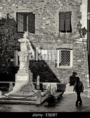 Scarlino est une commune française, située dans la province de Grosseto dans la région Toscane Banque D'Images
