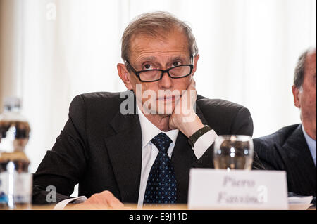 Turin, Italie. 28 octobre, 2014. Présentation de l'exposition 'Leonardo et les trésors du roi,' lors de l'inauguration, qui a eu lieu au palais Chiablese, a été suivi par le maire de la ville de Torino Piero Fassino, Giovanni Saccani directeur de la Bibliothèque Royale de Turin, Maurizio Cibrario président la Consulta de Turin Mario Turetta Directeur régional du patrimoine culturel et du Paysage du piémont, Marco Mezzalama Compagnia di San Paolo, Fondazione CRT Anna Chiara Invernizzi et Marcella Gaspardone, Directeur Marketing de Turismo Torino. Credit : Realy Easy Star/Alamy Vivre sw Banque D'Images