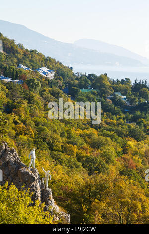 Mont krestovaya pente et côte sud de la Crimée en automne Banque D'Images