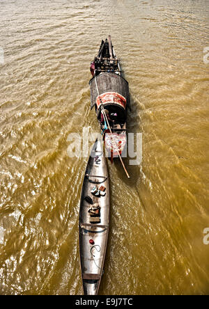 Deux bateaux dans le Mékong, Vietnam. Banque D'Images