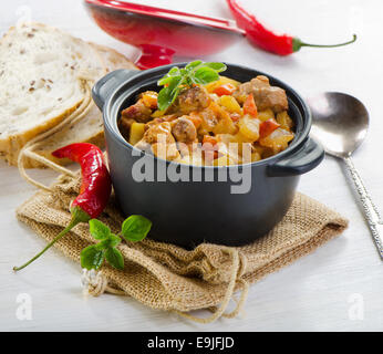 Ragoût de viande et de légumes .Selective focus Banque D'Images