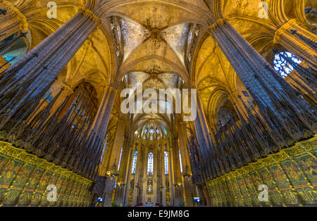 L'intérieur de la cathédrale de Santa Eulalia, aussi appelée La Seu ou simplement la cathédrale de Barcelone à Barcelone. Banque D'Images