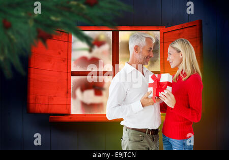 Image composite du couple aimant avec don Banque D'Images